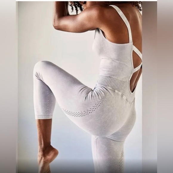 Free People FP Movement Good Karma ice grey Onesie size M/L brand new - Picture 5 of 6